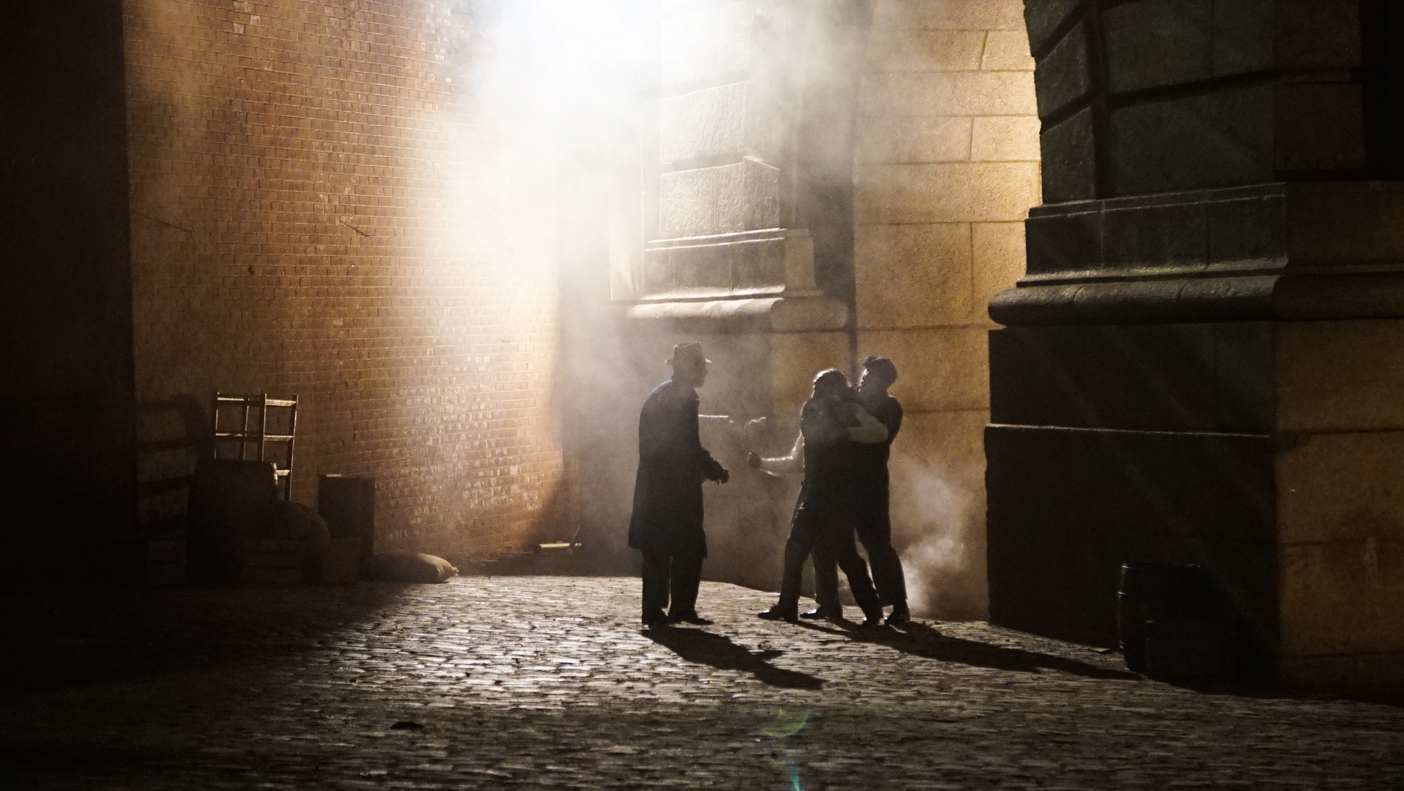 El eterno femenino de una imaginativa pintora