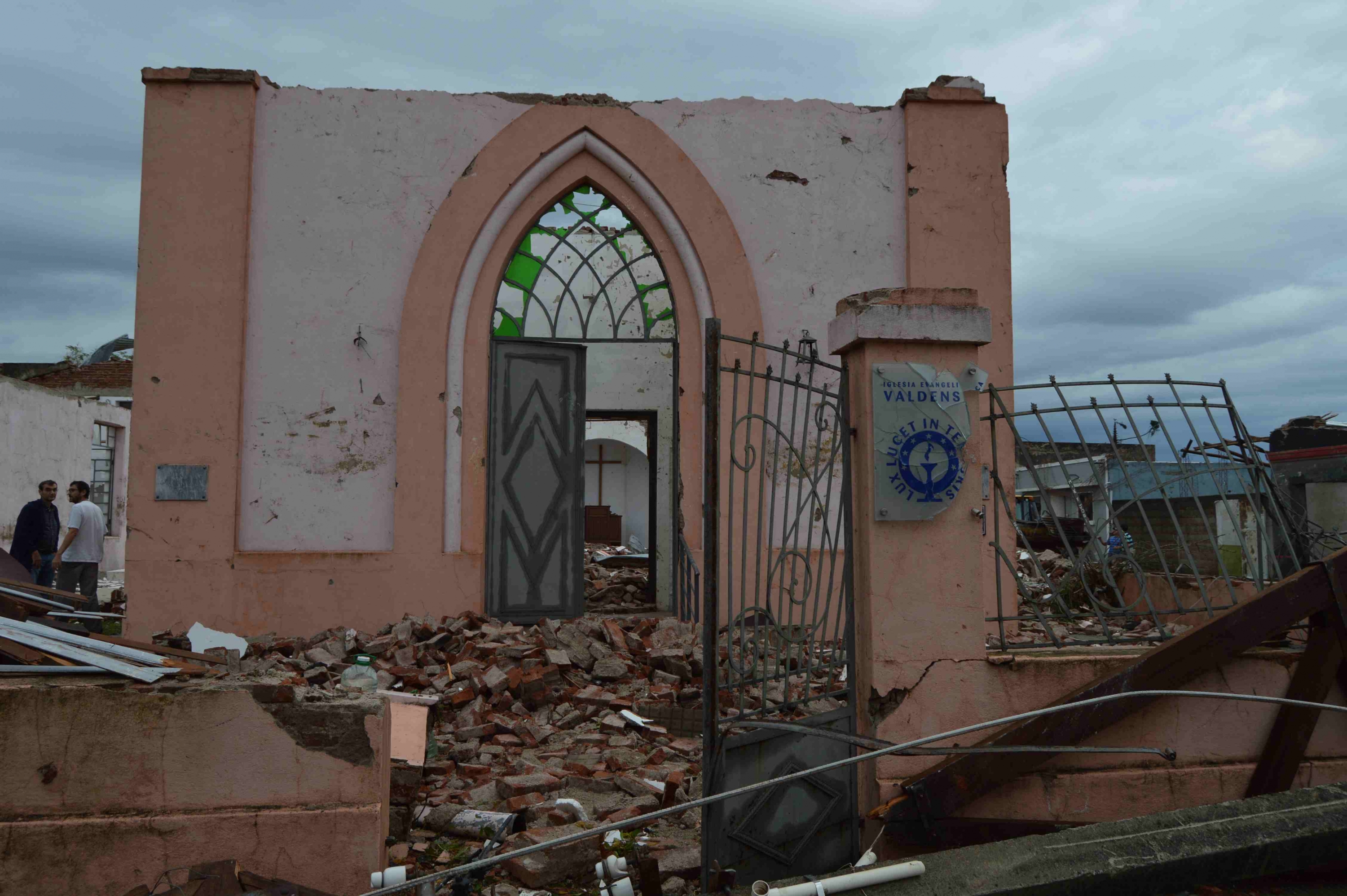 La Iglesia Valdense en ruinas por el tornado. Foto: Daniel Rojas