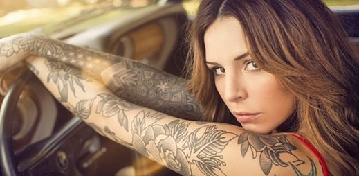 El eterno femenino de una imaginativa pintora