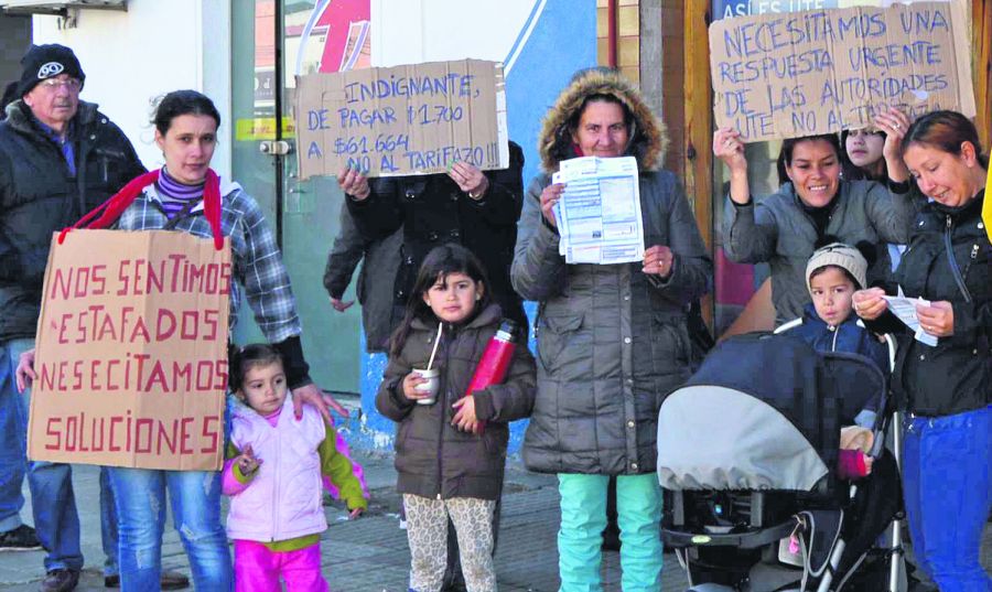 El eterno femenino de una imaginativa pintora