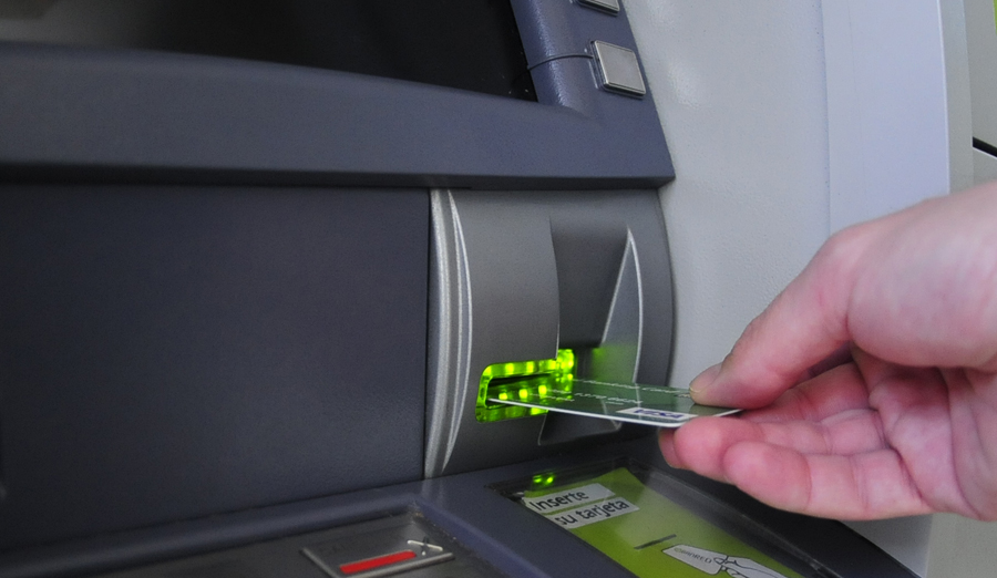 El eterno femenino de una imaginativa pintora