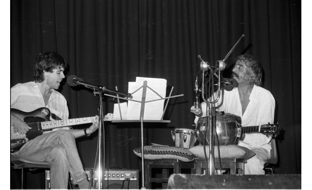 Con Eduardo Mateo. Foto Archivo El País