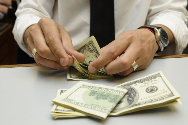 El eterno femenino de una imaginativa pintora