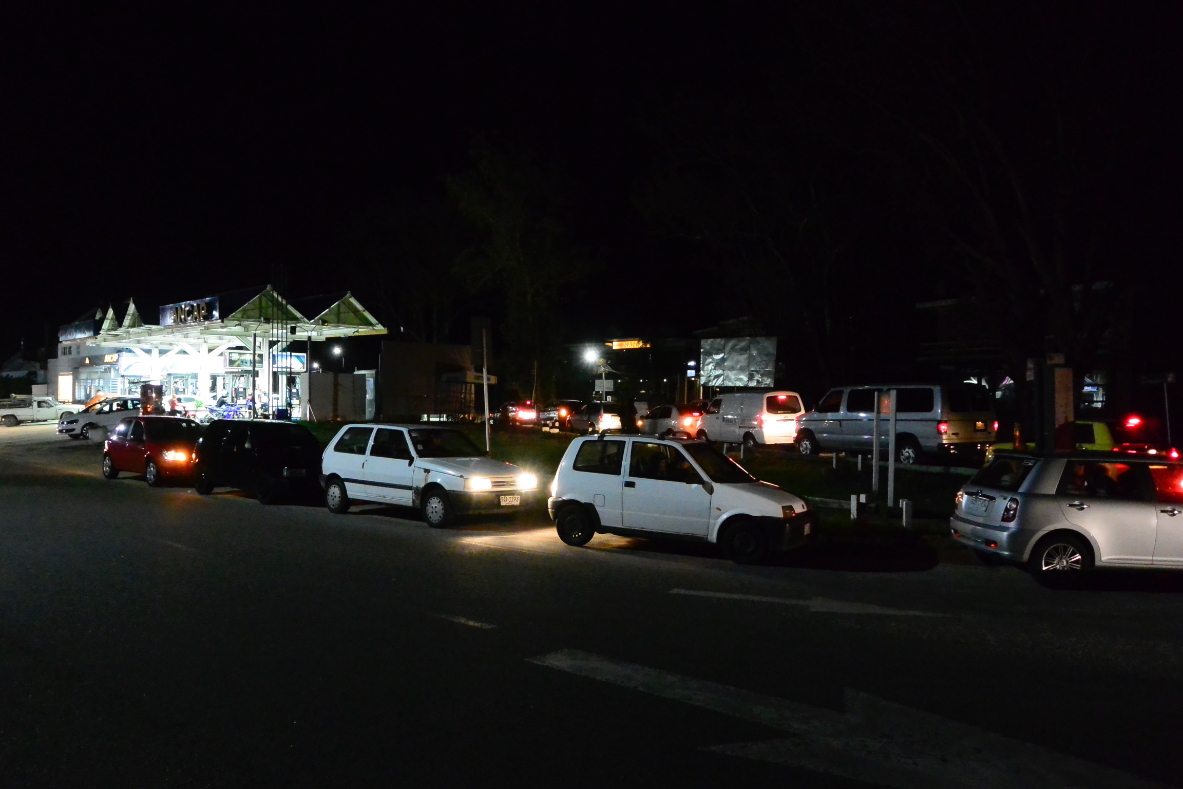 Largas filas también en estaciones de Punta del Este. Foto: Ricardo Figueredo