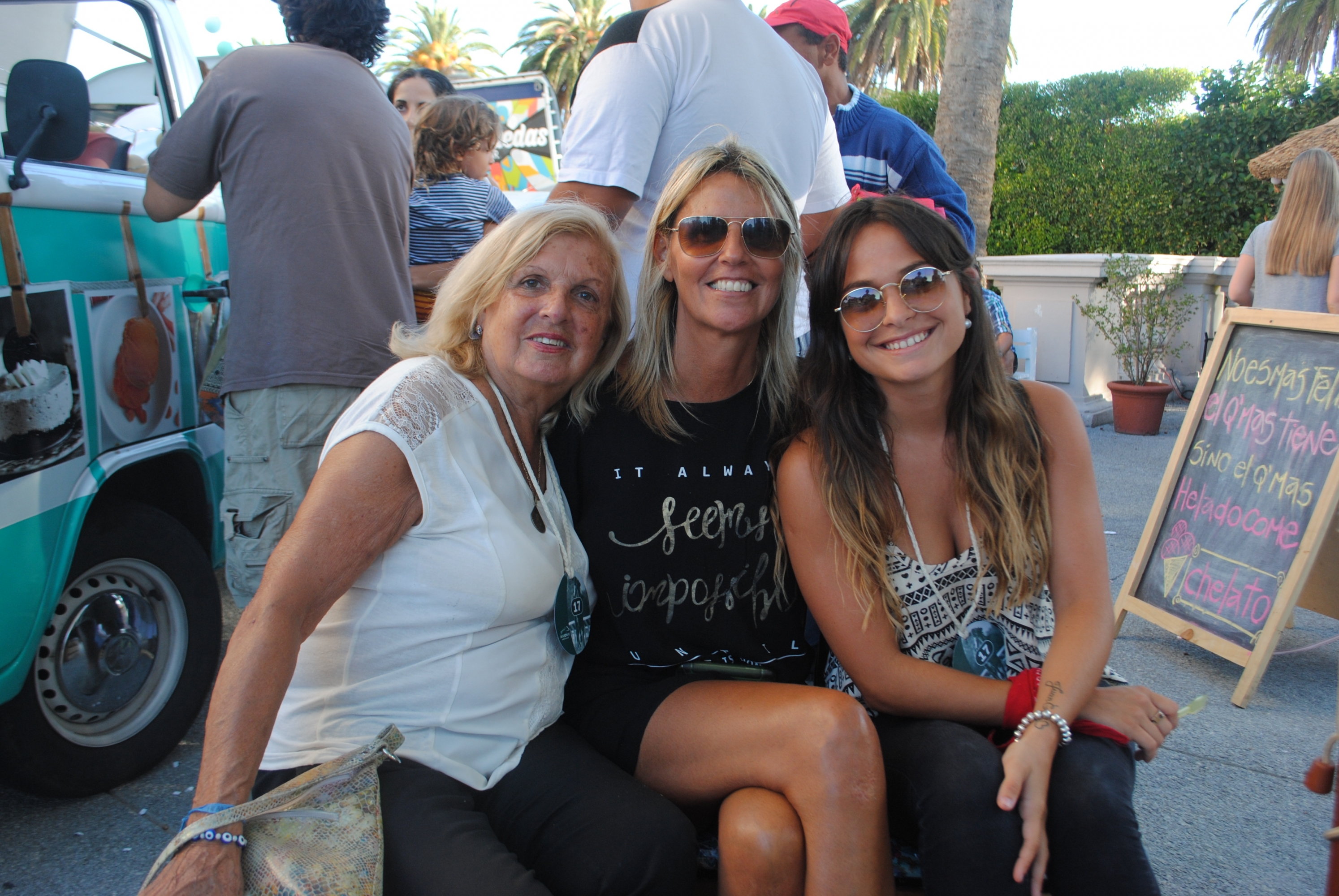 Carmen Padron, Andrea Ferreira, Julieta Claus.