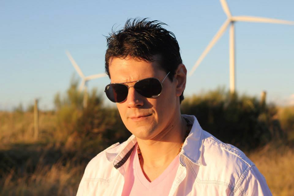 Richard y Banda Zeta recorren América Latina gracias a su hit Agua Helada