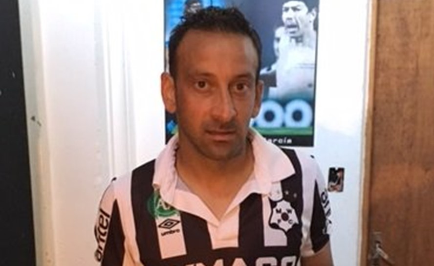 Wanderers con el escudo en apoyo a Chapecoense. Foto: @CampeonatoAUF