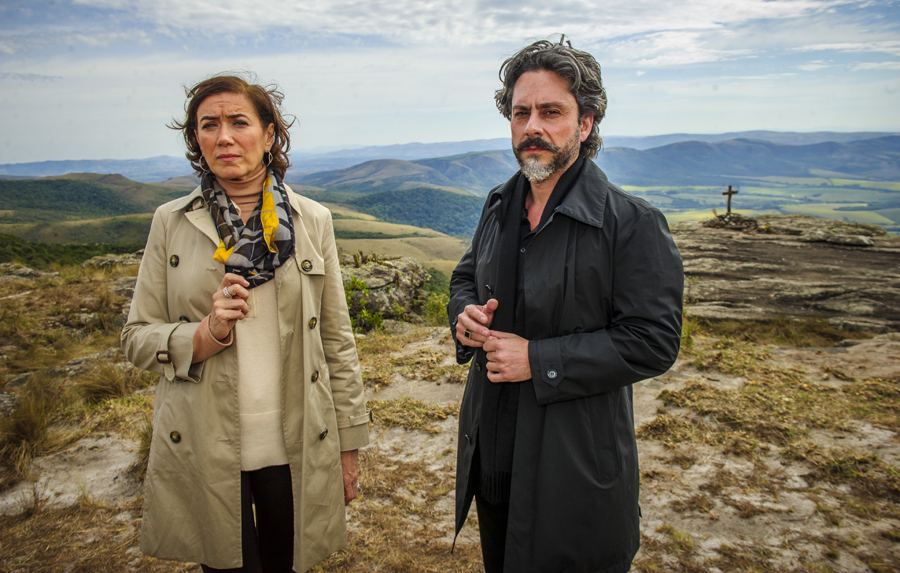 El eterno femenino de una imaginativa pintora