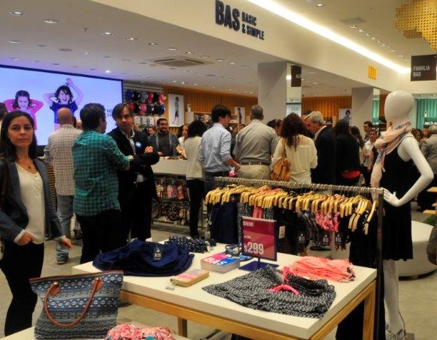 El eterno femenino de una imaginativa pintora