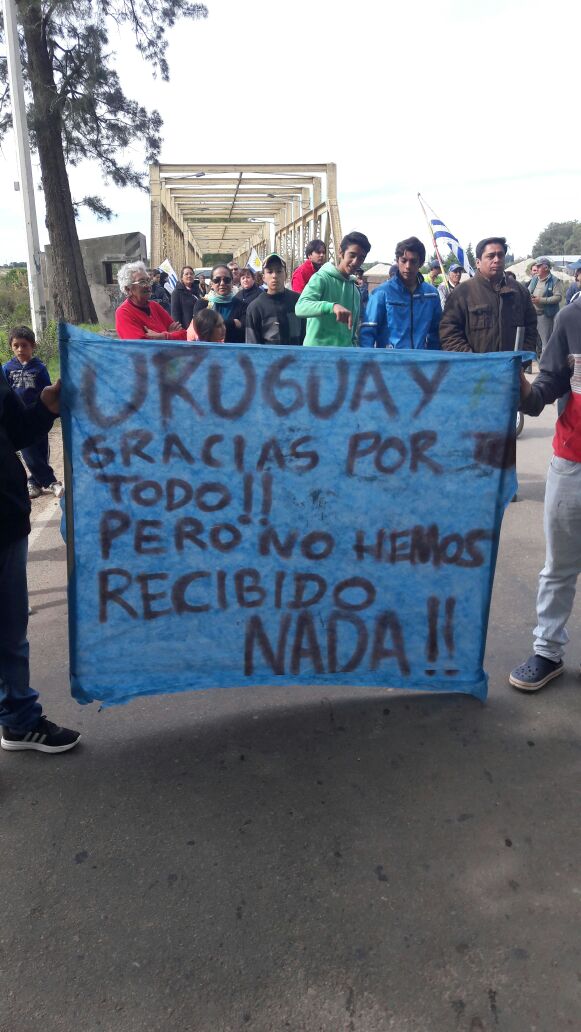Vecinos de Dolores protestan por falta de ayuda. Foto: Marcelo Ávila