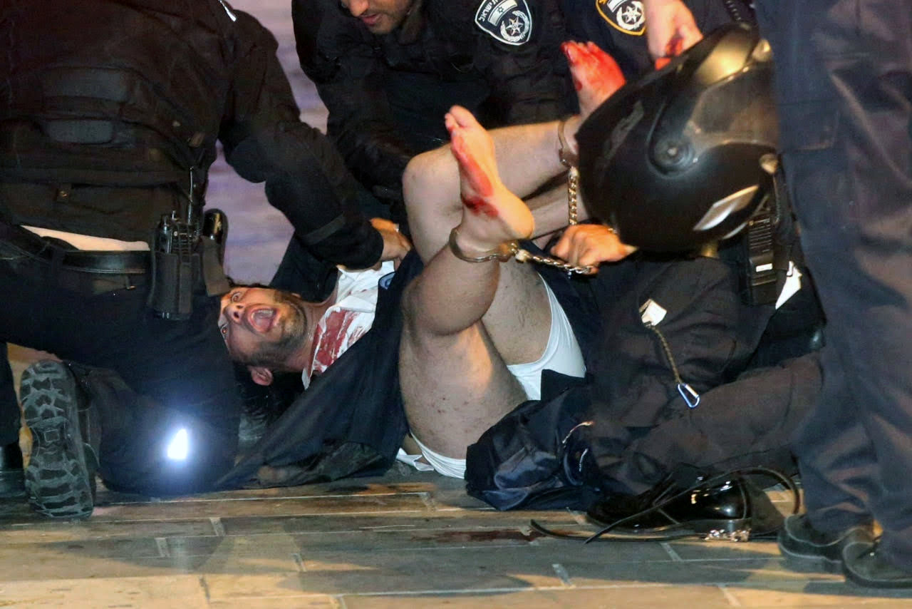 El eterno femenino de una imaginativa pintora