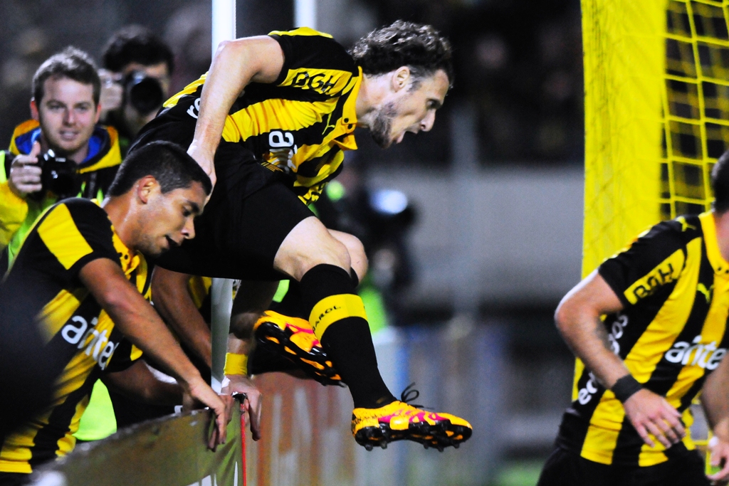 Forlán y Palacios con Peñarol. Foto: Marcelo Bonjour.