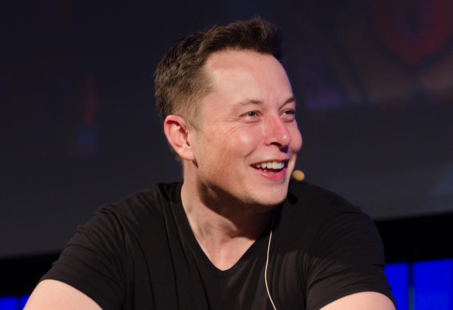 El eterno femenino de una imaginativa pintora