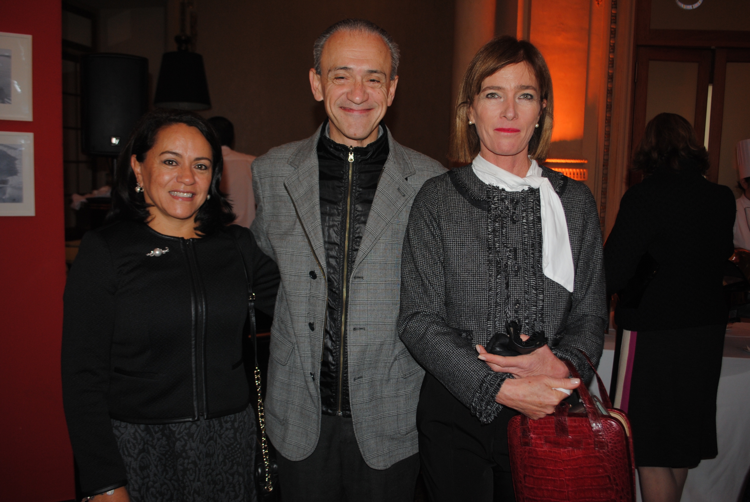 Erika Bello de Arroyo, José Miguel Onaindia, Jeannie Fontaina.