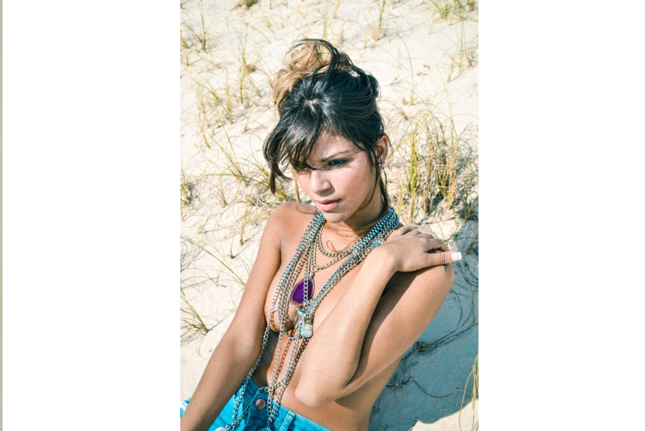 El eterno femenino de una imaginativa pintora