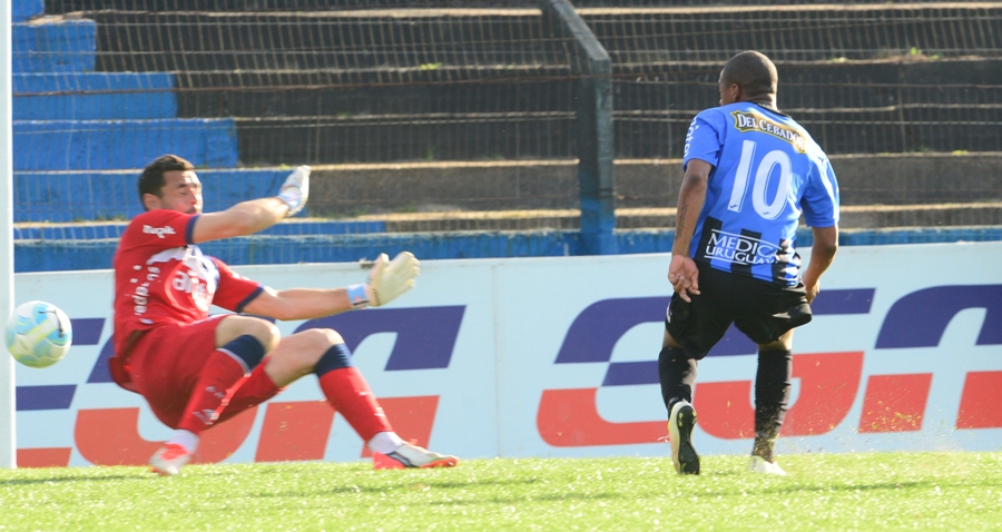 El eterno femenino de una imaginativa pintora