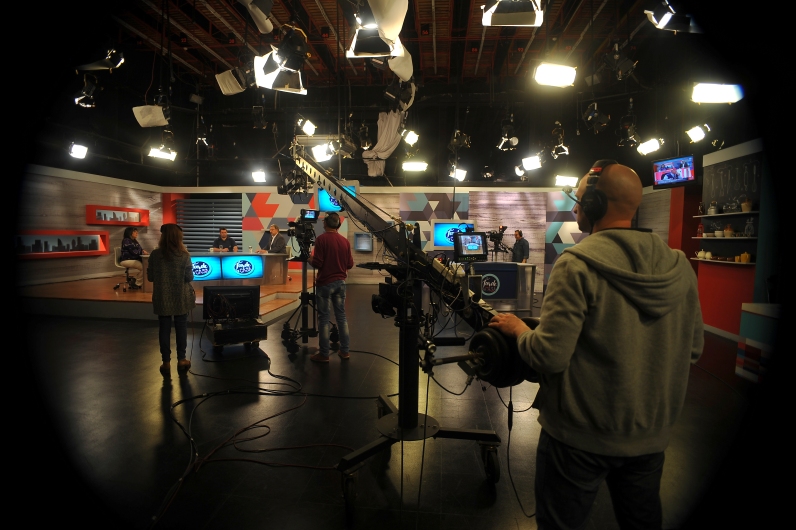 El eterno femenino de una imaginativa pintora