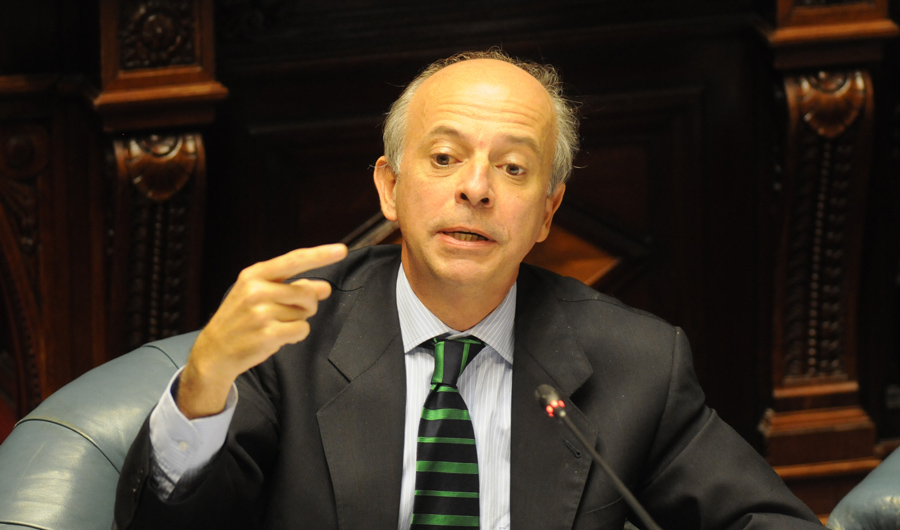 El eterno femenino de una imaginativa pintora