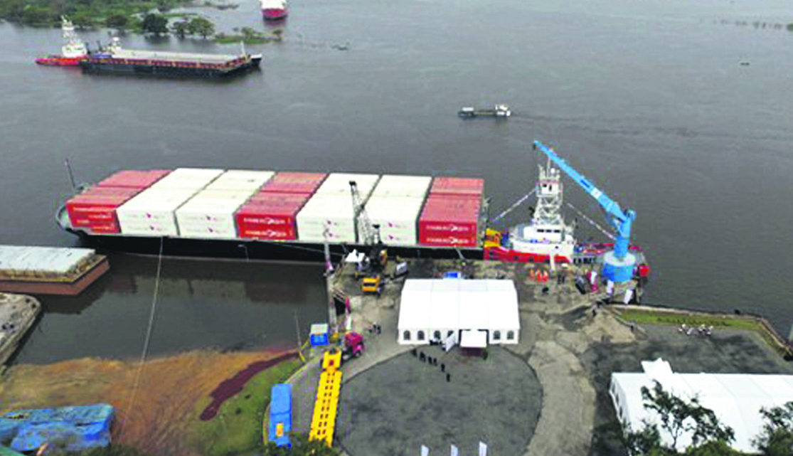 El eterno femenino de una imaginativa pintora