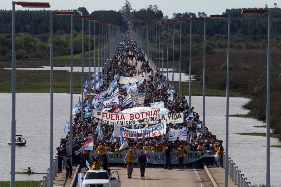 El eterno femenino de una imaginativa pintora