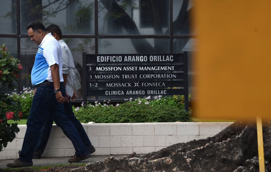 El eterno femenino de una imaginativa pintora