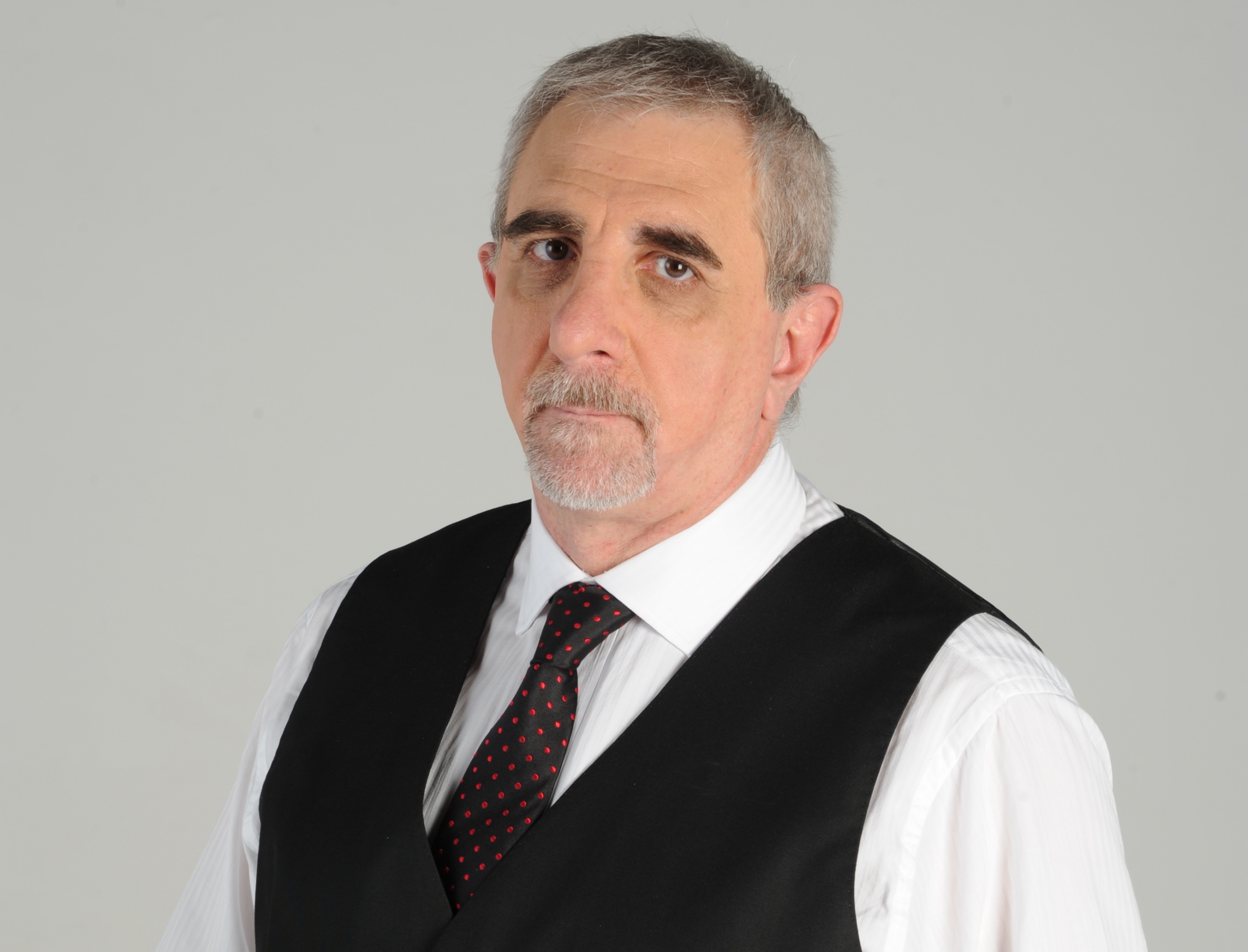 El eterno femenino de una imaginativa pintora