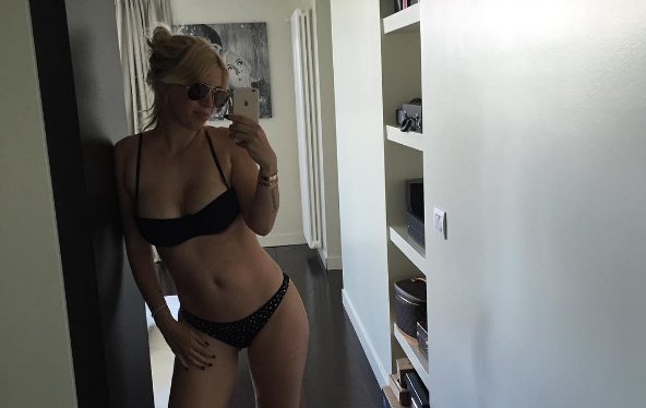 El eterno femenino de una imaginativa pintora