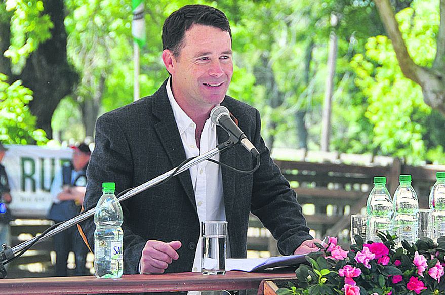 El eterno femenino de una imaginativa pintora