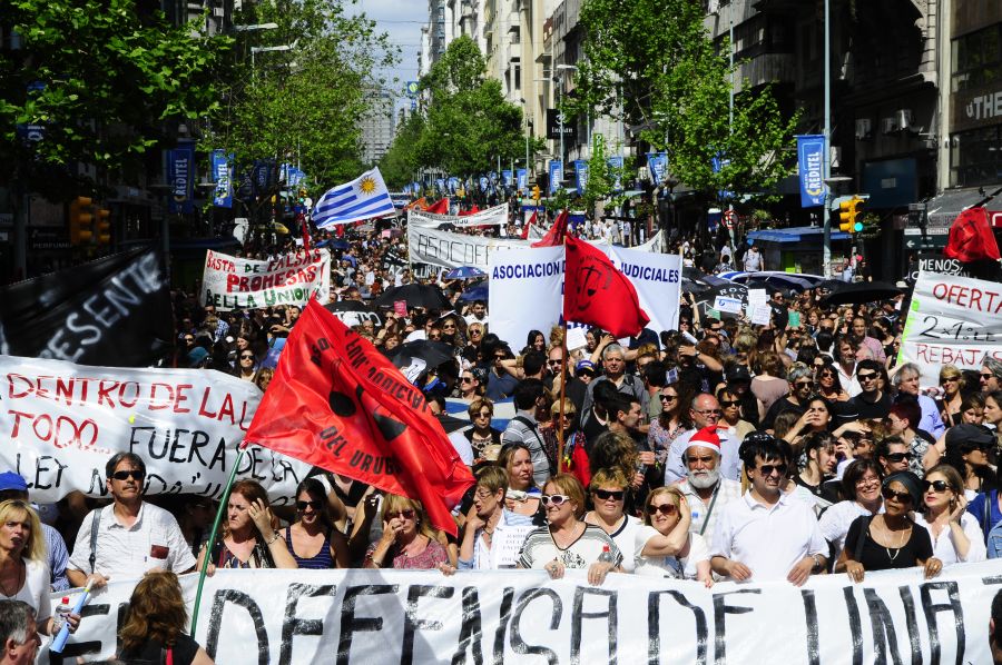 El eterno femenino de una imaginativa pintora