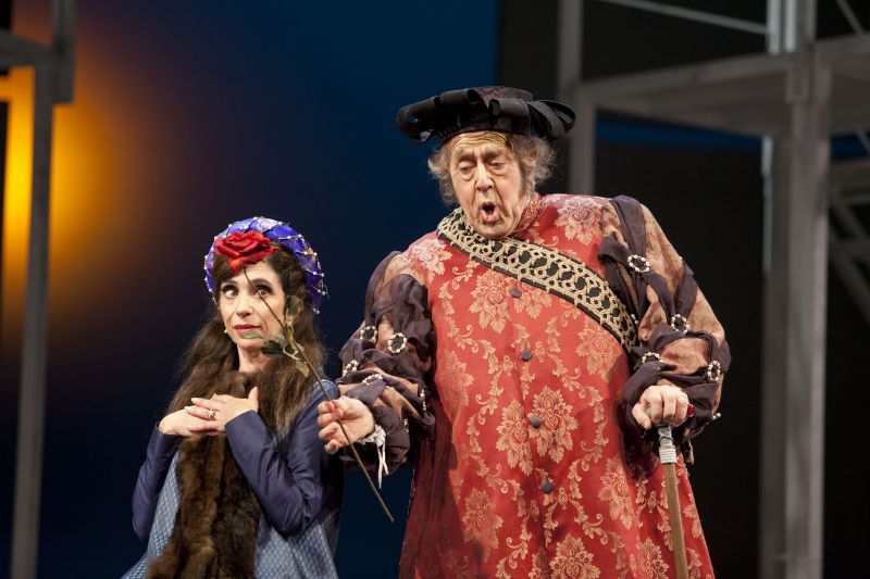 El eterno femenino de una imaginativa pintora