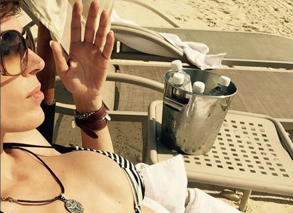 El eterno femenino de una imaginativa pintora