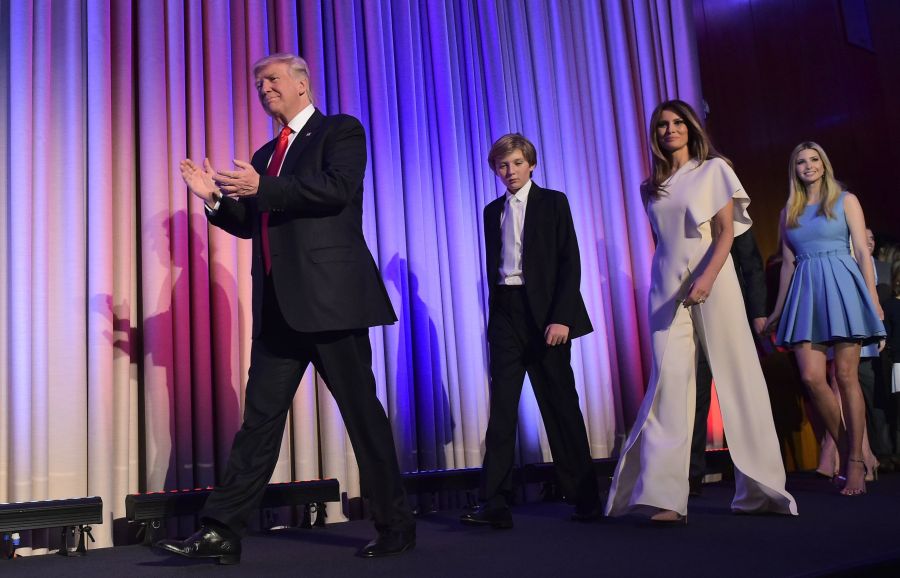 El eterno femenino de una imaginativa pintora