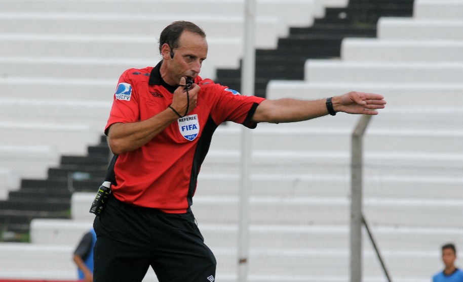 El eterno femenino de una imaginativa pintora