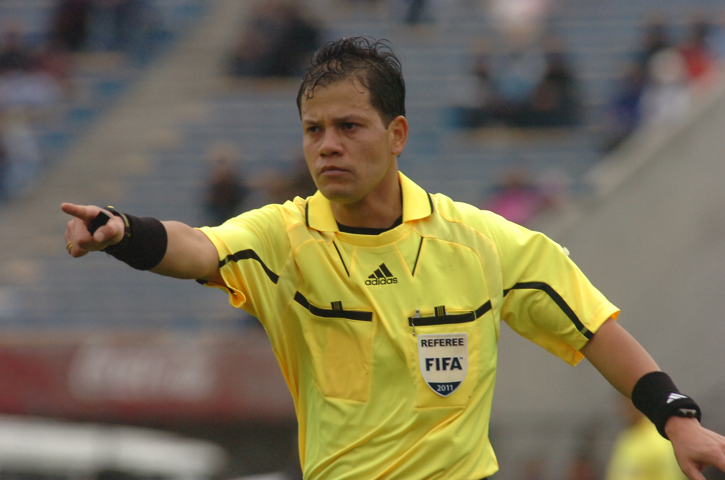 El eterno femenino de una imaginativa pintora