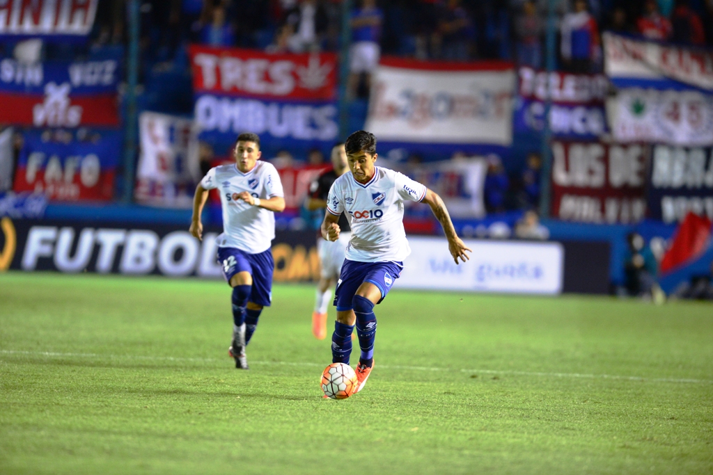 El eterno femenino de una imaginativa pintora