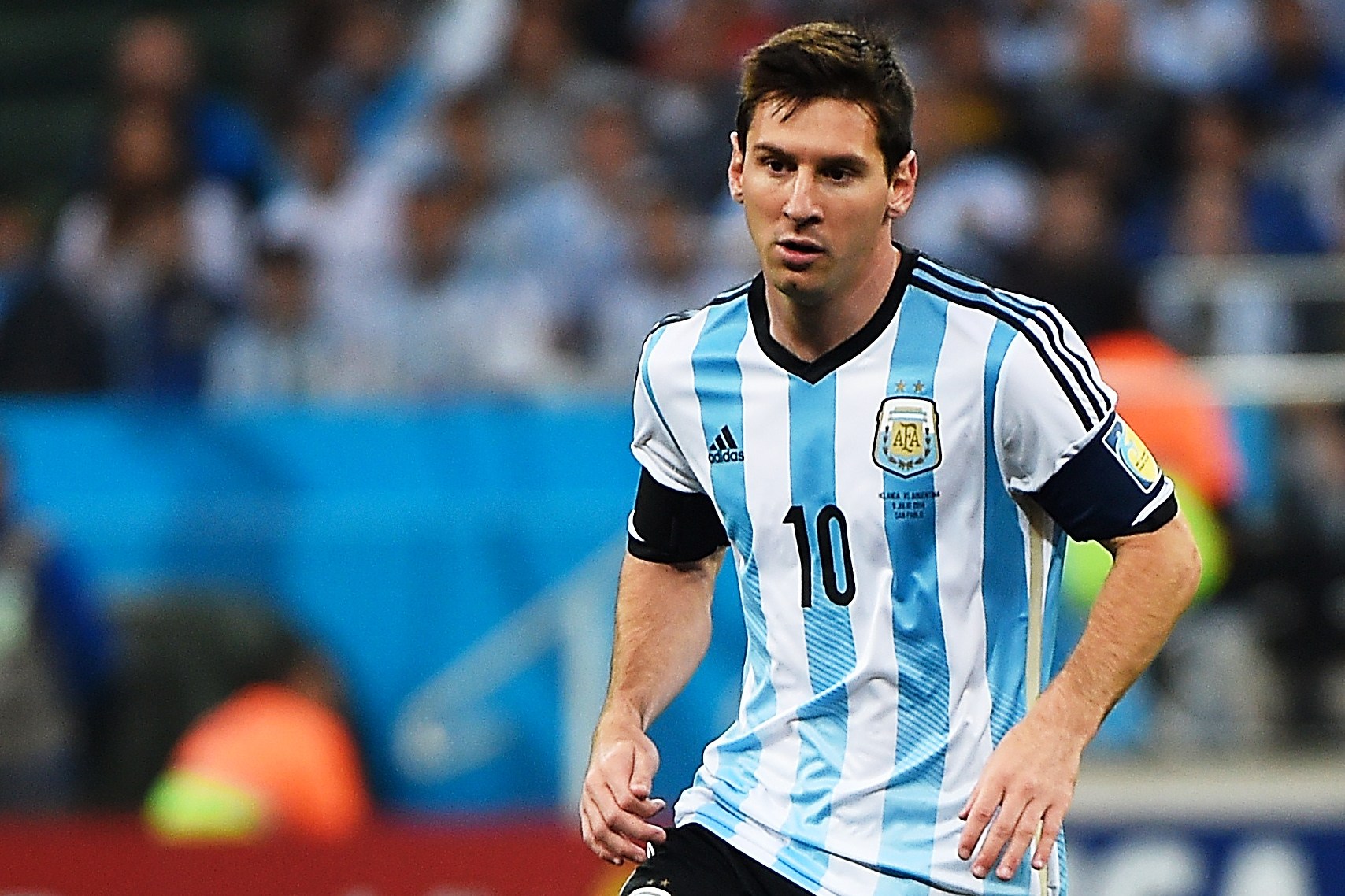 El eterno femenino de una imaginativa pintora