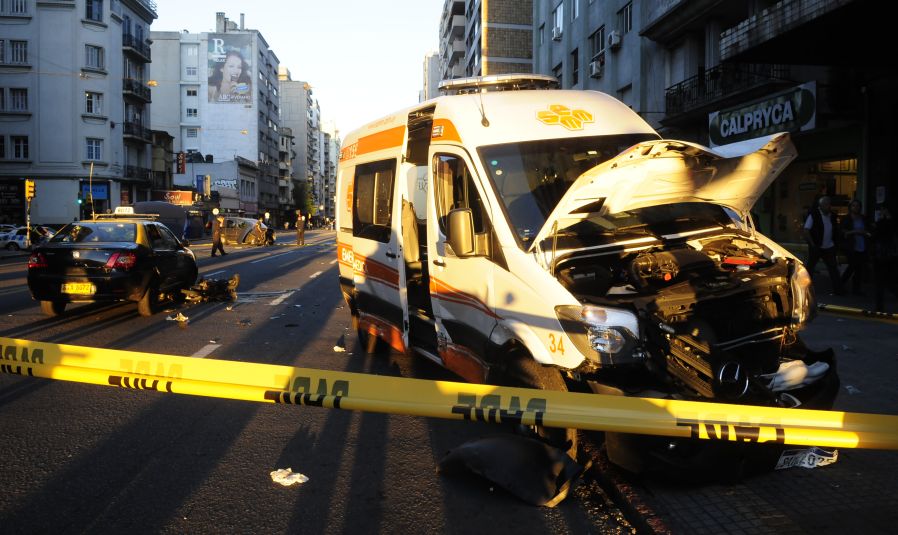 El eterno femenino de una imaginativa pintora