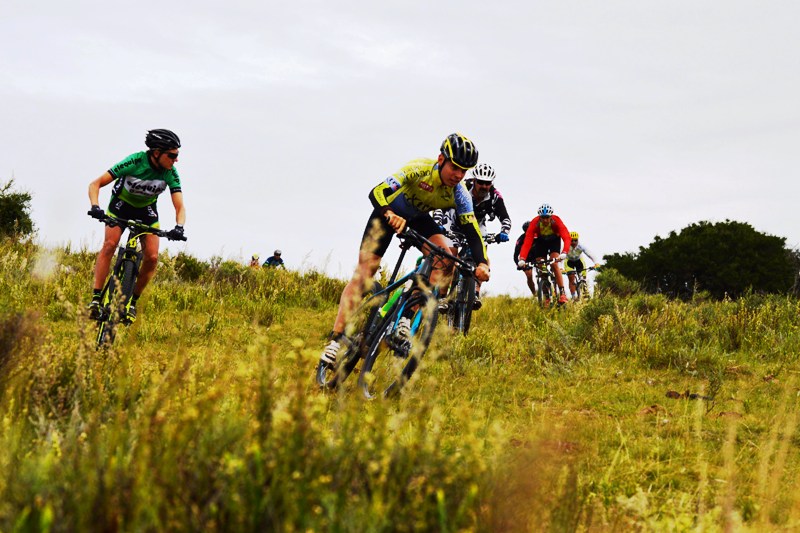 El eterno femenino de una imaginativa pintora