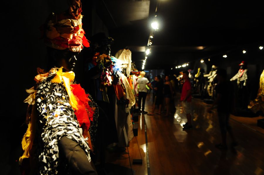 El eterno femenino de una imaginativa pintora