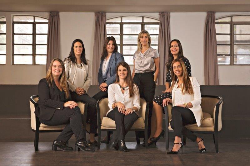 El eterno femenino de una imaginativa pintora