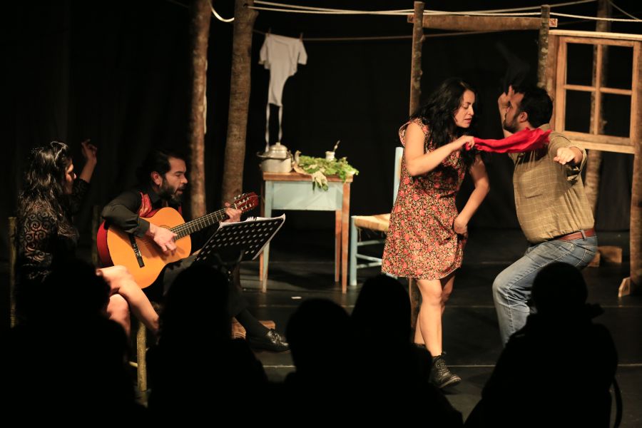 El eterno femenino de una imaginativa pintora