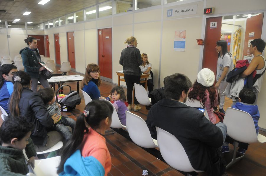 El eterno femenino de una imaginativa pintora