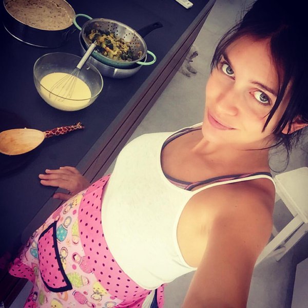 El eterno femenino de una imaginativa pintora