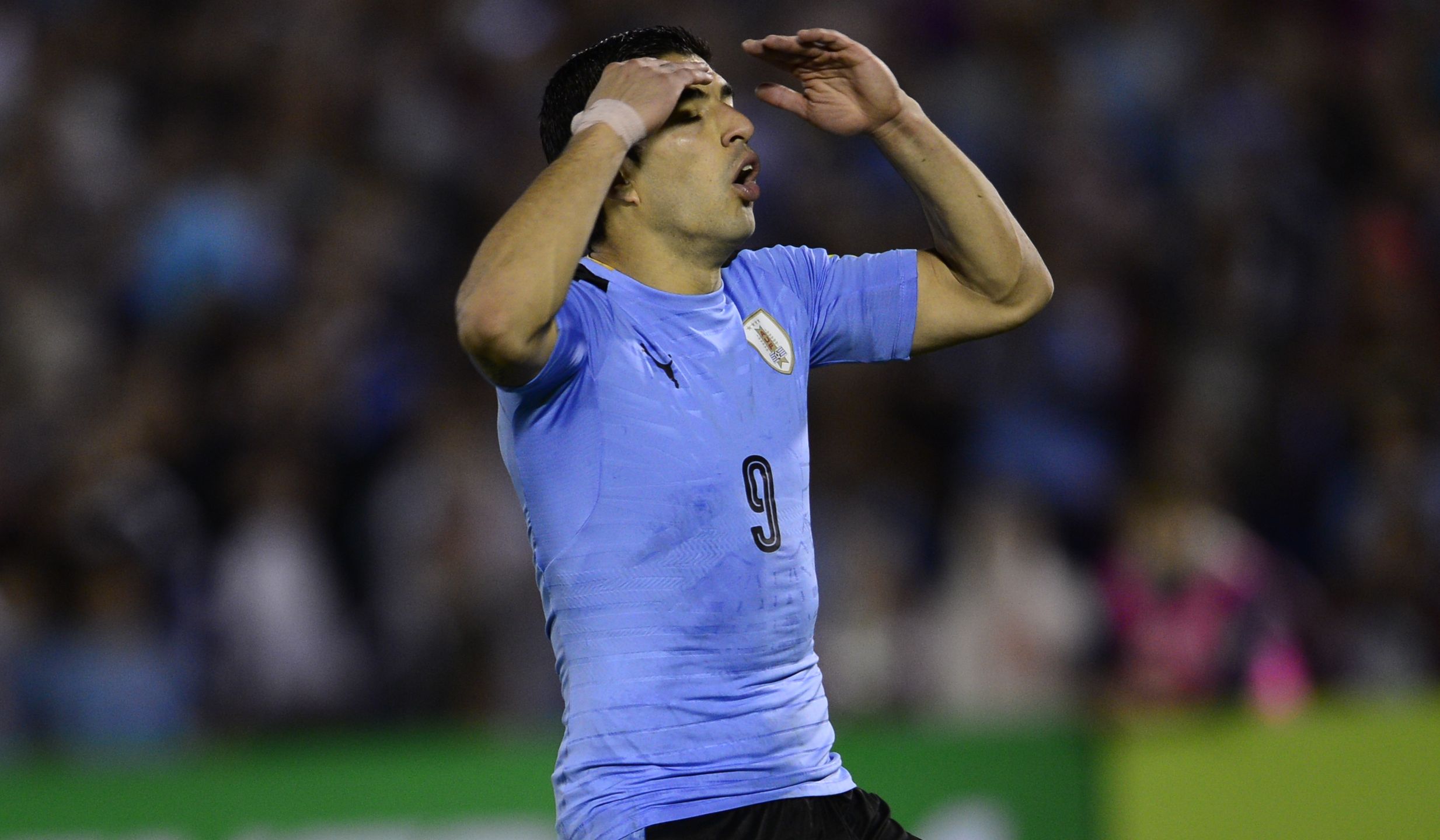 Así vivió Suárez su regreso al Centenario. Foto: Gerardo Pérez