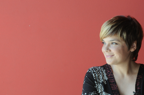 El eterno femenino de una imaginativa pintora