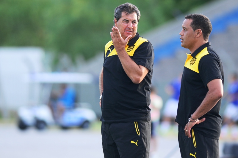 El eterno femenino de una imaginativa pintora