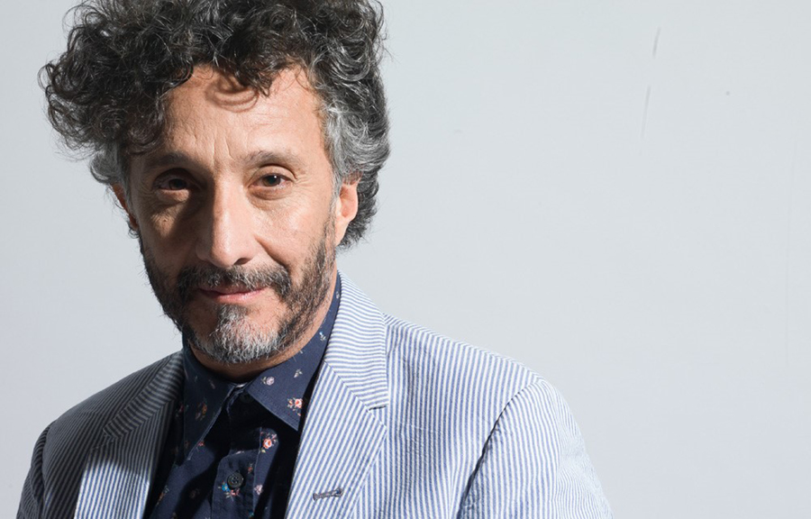 El eterno femenino de una imaginativa pintora