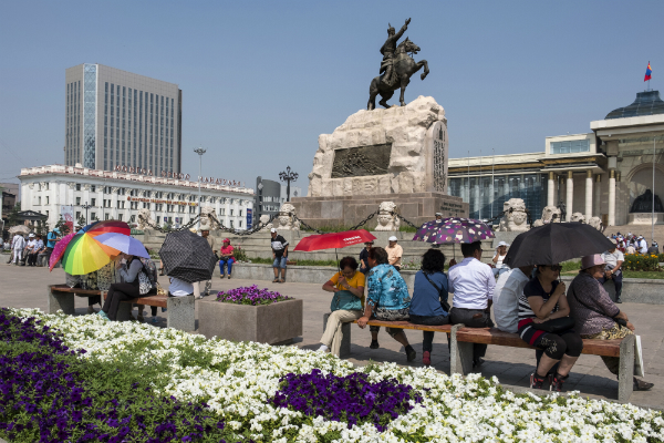 El eterno femenino de una imaginativa pintora