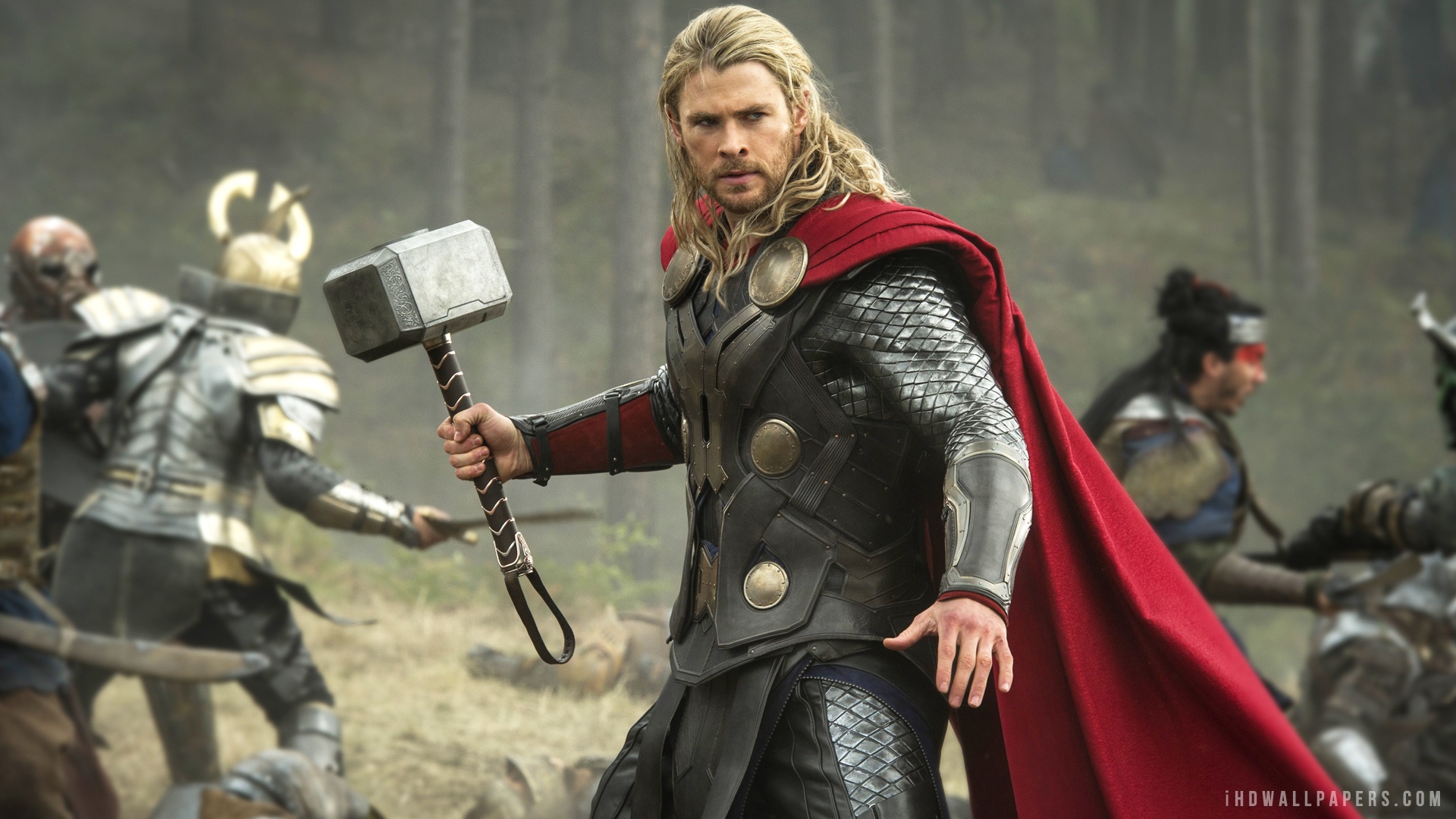 Chris Hemsworth es el dios nórdico del martillo poderoso.