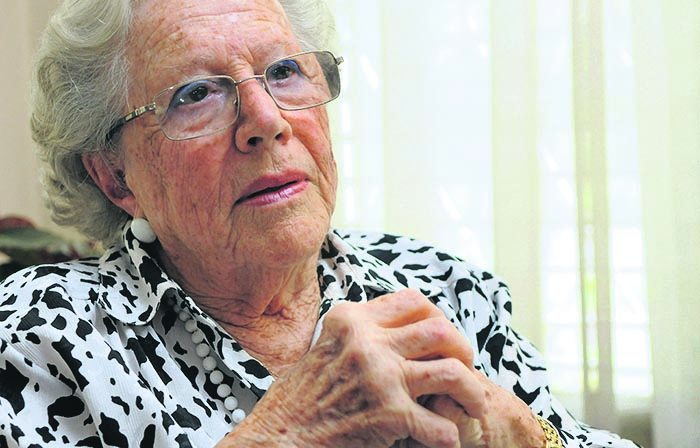 El eterno femenino de una imaginativa pintora